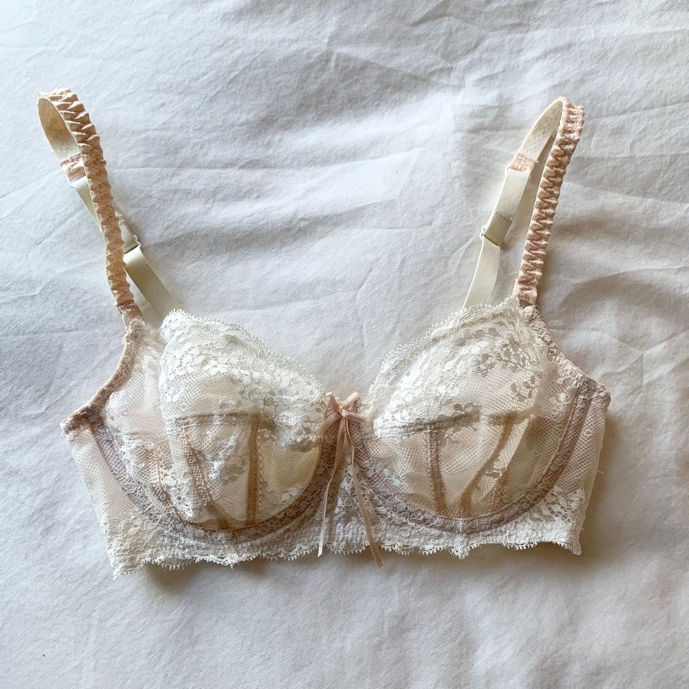 Elle MacPherson Dentelle Underwire Soft Cup White Lace Bra 30 D